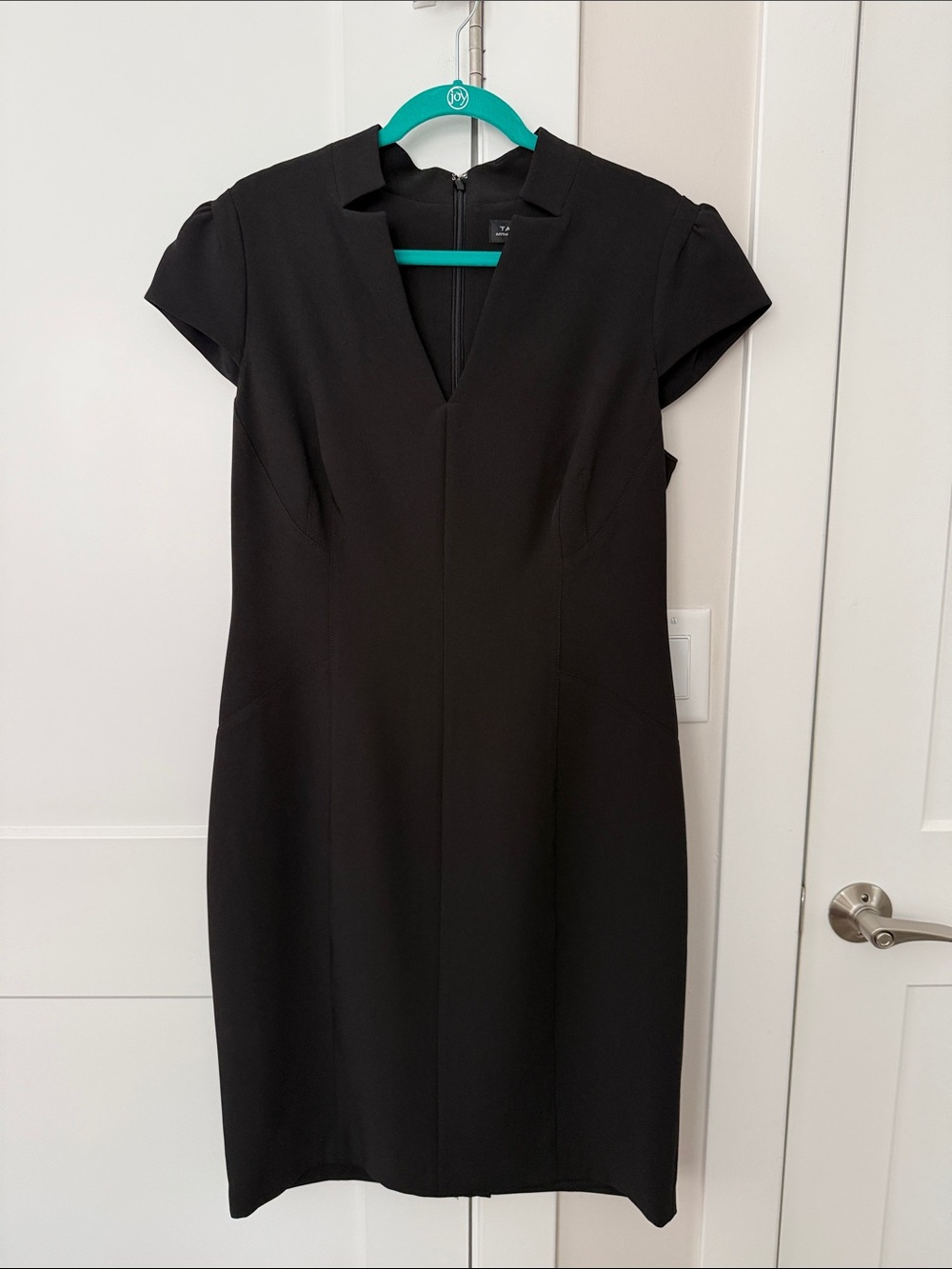 Tahari Chic Black Cap-Sleeve Sheath Dress